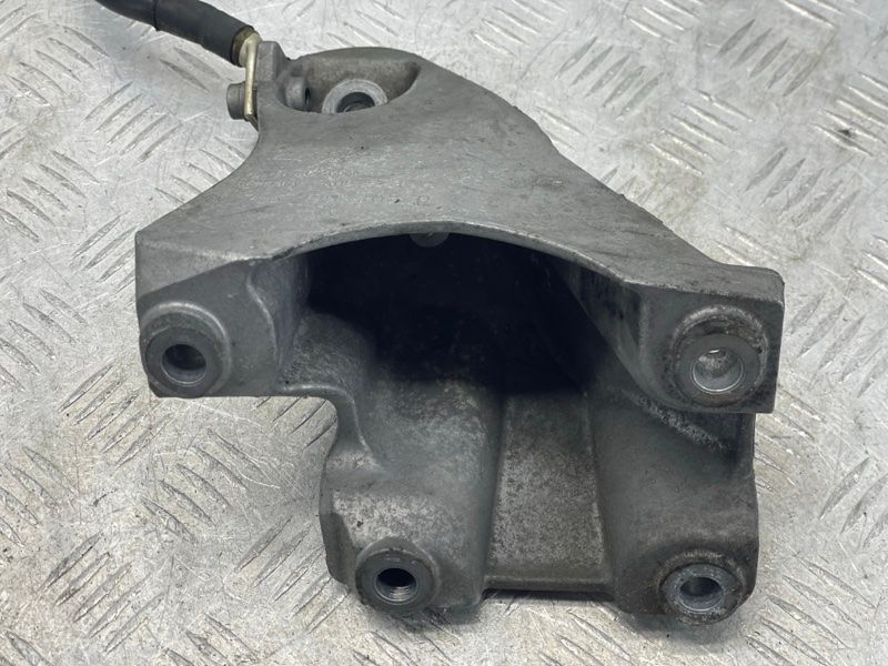 Опора / кронштейн двигуна 7L6199308D Audi Q7