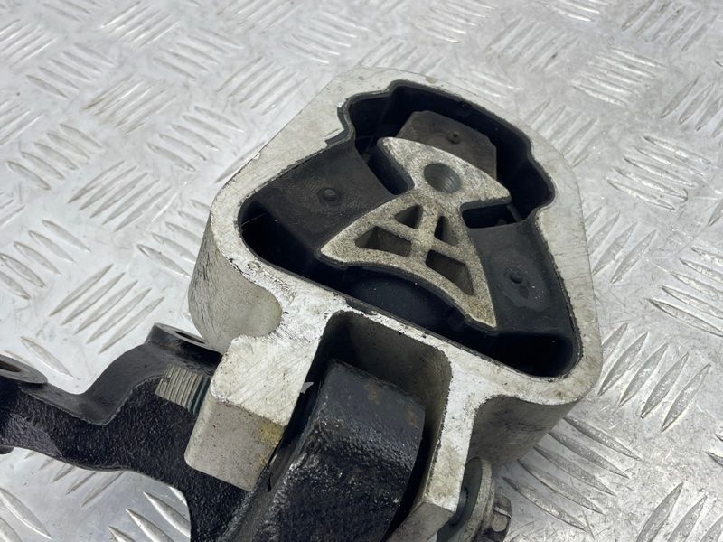 Подушка двигуна DP536P082CB Ford Fusion