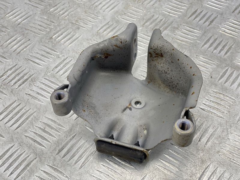 Кронштейн подушки двигуна 4G0399060E Audi A8