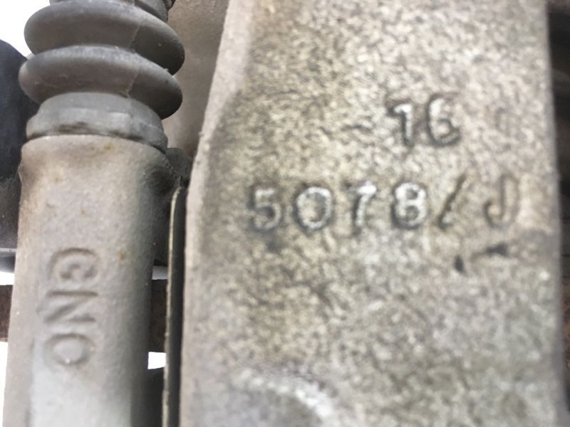 Суппорт тормозной 5N0615403 Volkswagen CC