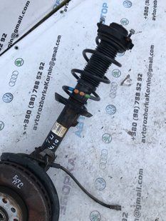 Стійка амортизатора в зборі з пружиною 5C0413031T Volkswagen Beetle