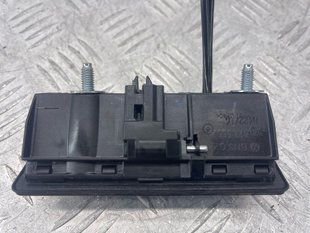 Кнопка замка крышки багажника с камерой 4G0827566 Audi A6