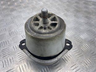 Опора / подушка двигуна 7L8199131A Audi Q7