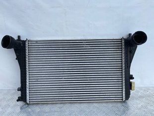 Радиатор интеркулера 3C0145805R Volkswagen Tiguan