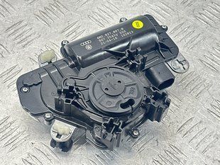 Двигун доводчика кришки багажника Audi Q7