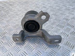 Опора / Подушка двигателя 31330135 Volvo XC90