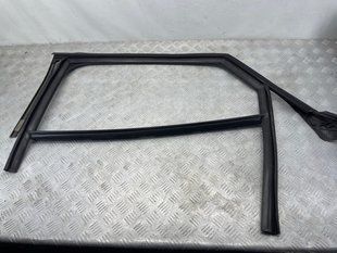 Направляюча скла дверей 4H4839431 Audi A8