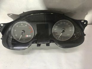 Комбинация приборов / Спидометр 8K0920982L Audi S4