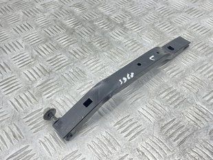 Распорка 8R0805527A Audi Q5