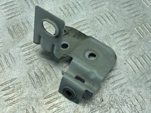 Кронштейн крыла 4M0821167A Audi Q7