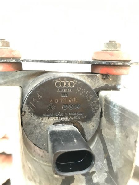 Клапан електромагнітний 4H0121671D Audi A7