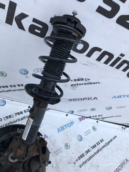 Стойка амортизатора в сборе с пружиной 5C0413031T Volkswagen Beetle