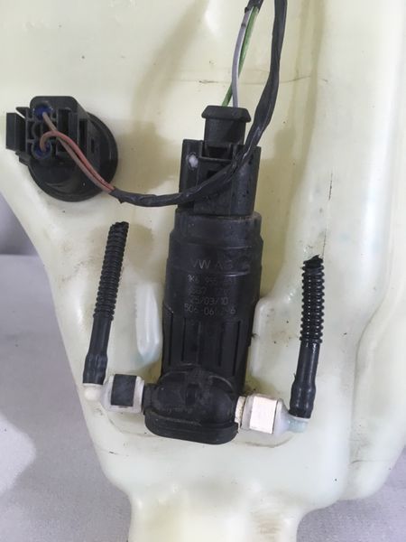 Бачок омивача скла 4L0955453 Audi Q7