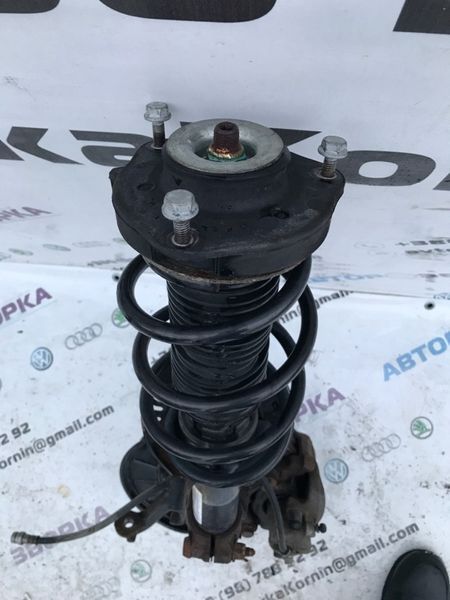 Стойка амортизатора в сборе с пружиной 5C0413031T Volkswagen Beetle