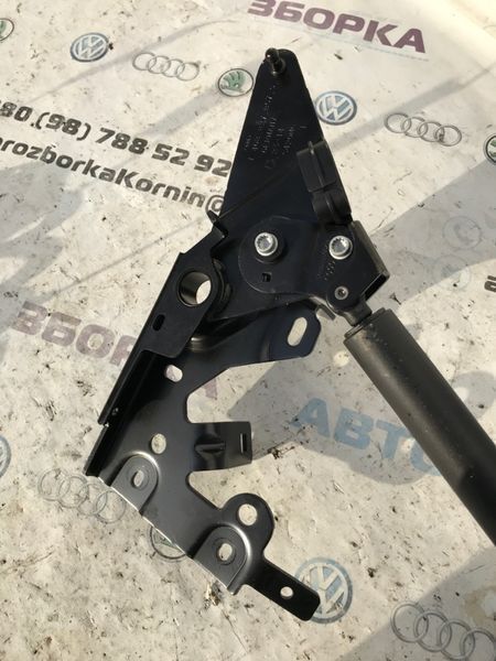 Привідний блок кришки багажника 4G8827851F Audi A7