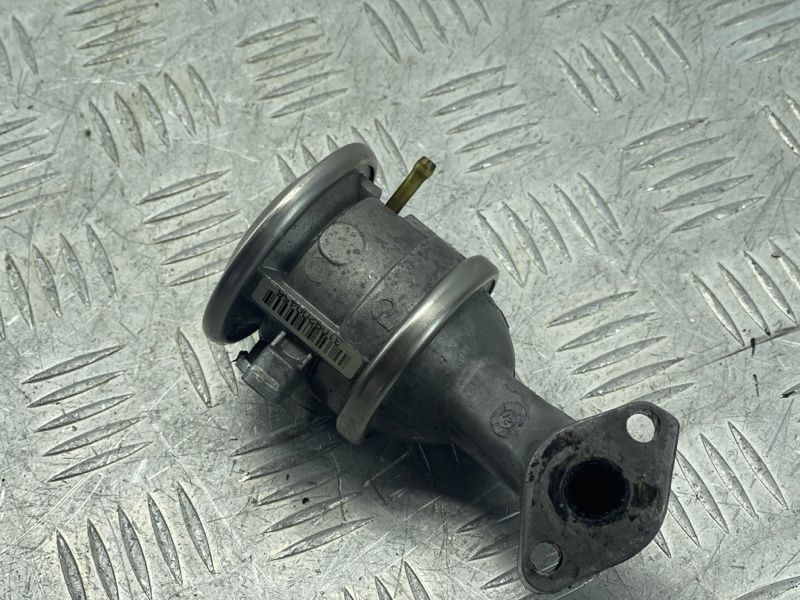 Клапан EGR 06E131101E Volkswagen Touareg