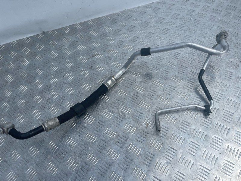 Трубка кондиціонера 4M1820740K Audi Q7