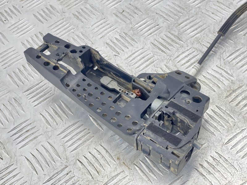 Кронштейн ручки 8U0837886 Audi Q3