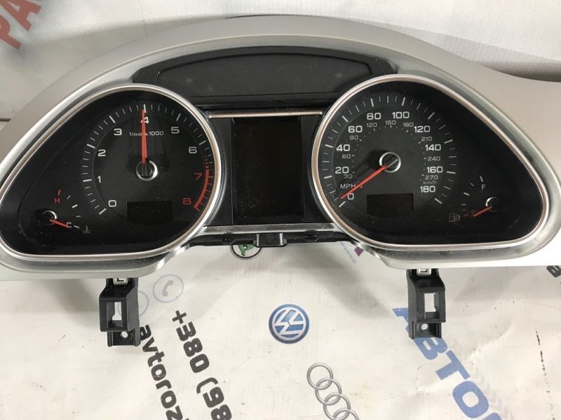 Комбинация приборов / Спидометр 4L0920984T Audi Q7