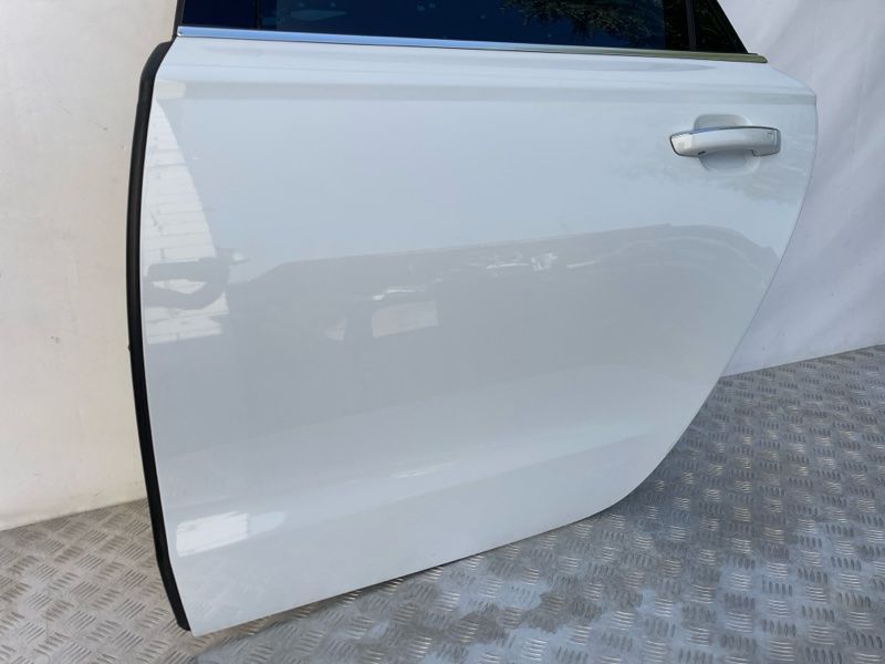 Дверь 4G5833051 Audi A6