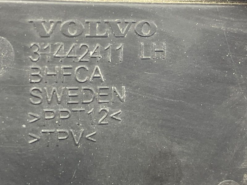 Водовідвідний щиток 31442411 Volvo XC90