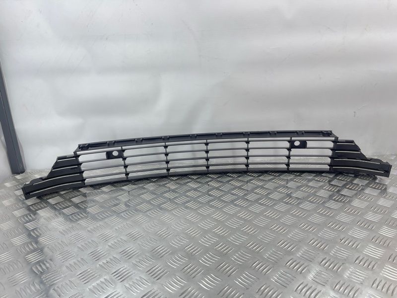 Решітка бампера 3C8853677G041 Volkswagen CC