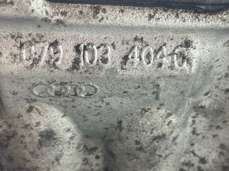 Головка блоку циліндрів 079103064DD Audi S6
