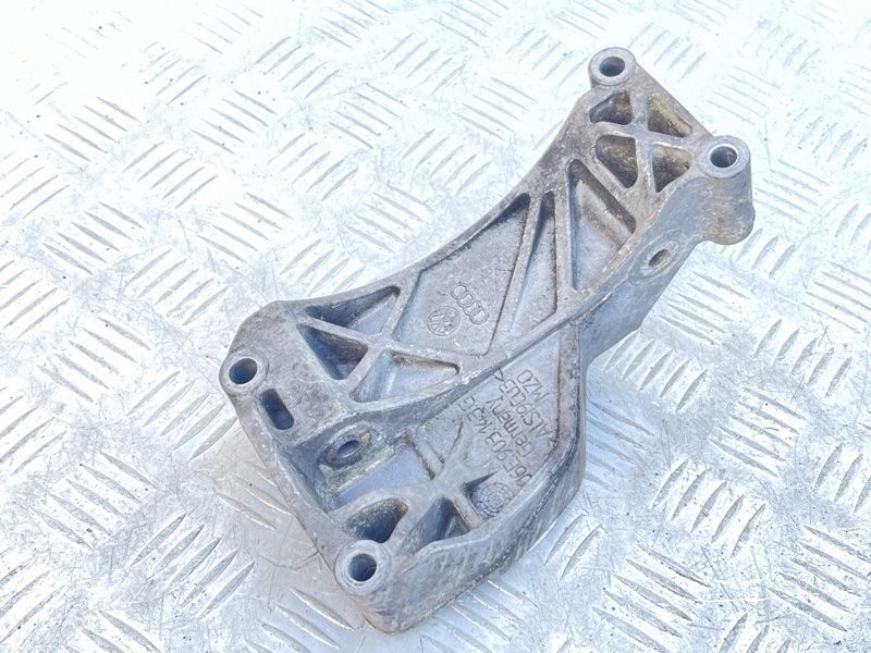 Кронштейн генератора 06E903143G Audi Q7