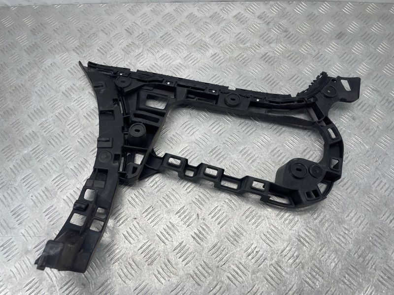 Направляющая заднего бампера 3C8807394E Volkswagen CC