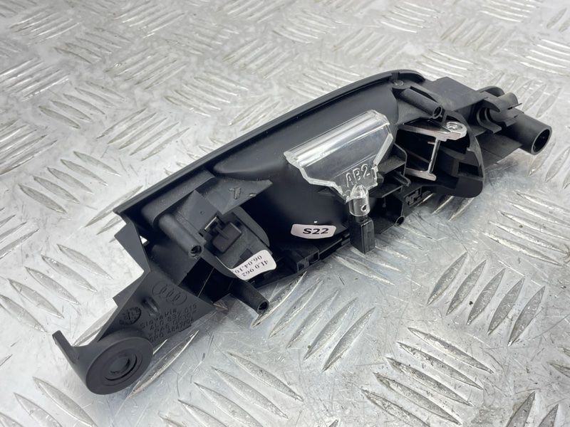 Ручка дверей внутрішня 4L0837019 Audi Q7