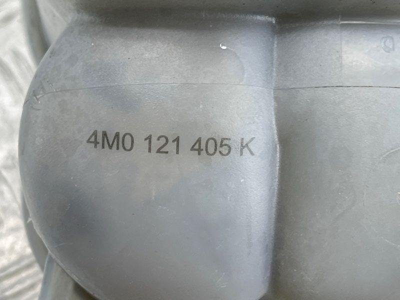 Розширювальний бачок 4M0121405K Audi Q7 Audi Q7