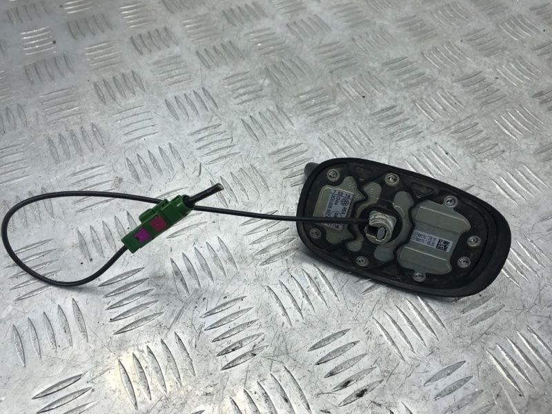 Aнтена плавник 3C0035507R Volkswagen Touareg