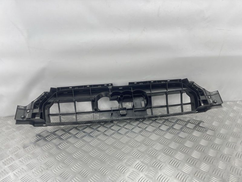 Каркас решетки радиатора 4G0807233F Audi A6