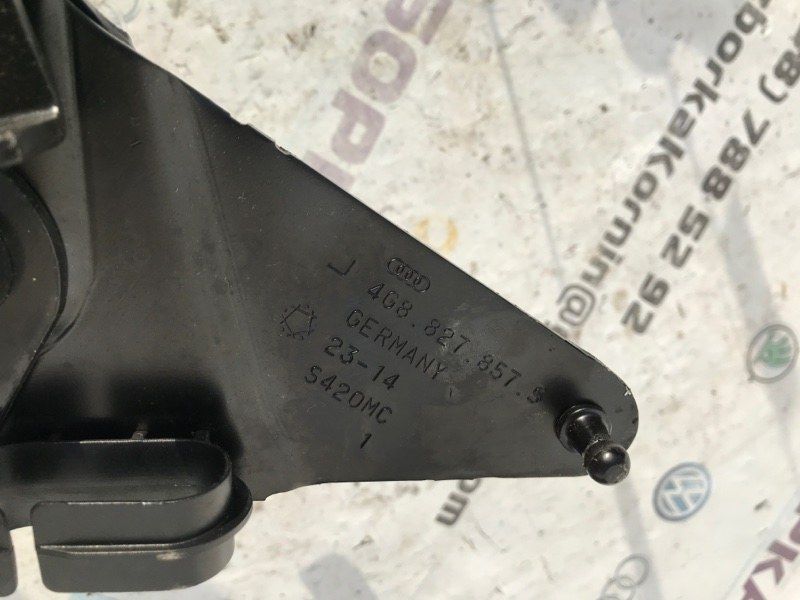 Привідний блок кришки багажника 4G8827851F Audi A7