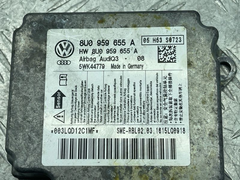Блок керування подушками безпеки / SRS 8U0959655A Audi Q3