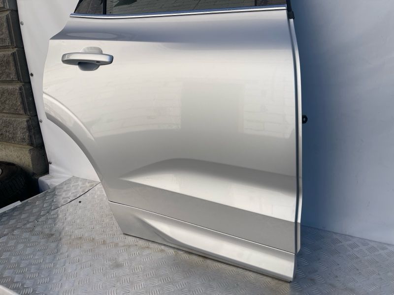 Двері 31689548 Volvo XC60