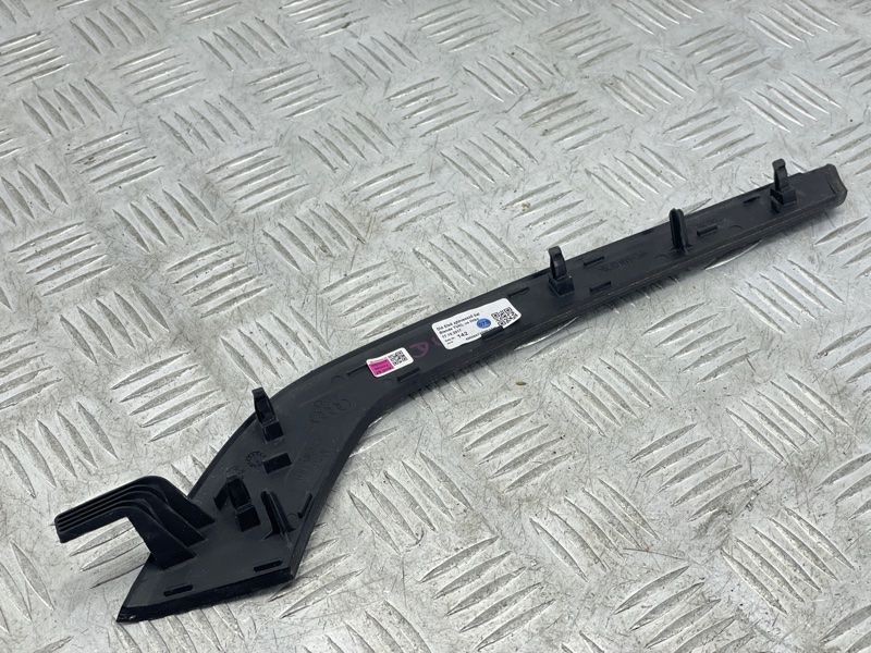 Декоративна вставка дверей 4M0867409KGM5 Audi Q7