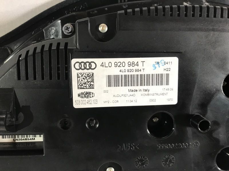 Комбинация приборов / Спидометр 4L0920984T Audi Q7