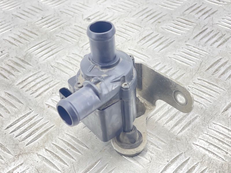Додатковий насос охолоджуючої рідини 06H121601N Audi A6 Audi A7 Sportback, Audi Q5 PHEV, Audi S7 Sportback, Audi A4, Audi A4 Allroad, Audi A5, Audi A5 Sportback, Audi A6, Audi A6 Allroad, Audi A7, Audi A8, Audi Q5, Audi Q5 Sportback, Audi Q7, Audi R8, Audi S4, Audi S5, Audi S5 Sportback, Audi S6, Audi SQ5, Audi SQ5 Sportback