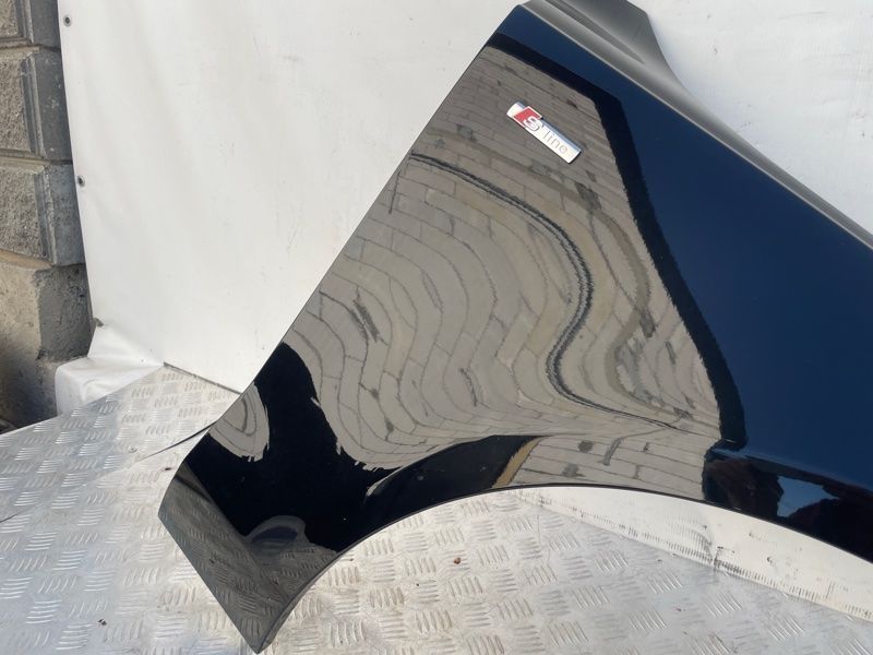 Крило 4G8821106B Audi A7