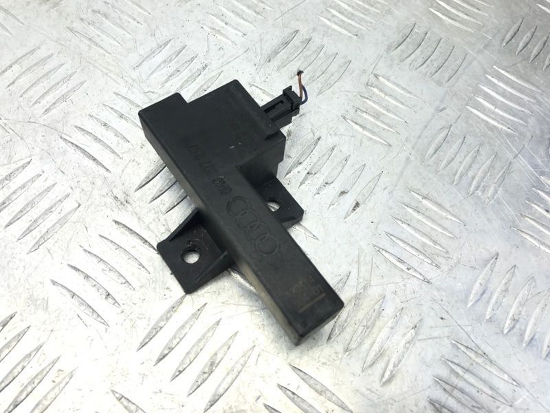 Антена безключового доступу (KESSY) 8K0907247 Audi A6 Audi A4, Audi A4 Allroad, Audi A5, Audi A6, Audi A7, Audi A8, Audi Q5, Audi RS5, Audi RS7, Audi S4, Audi S5, Audi S6, Audi S7, Audi S8, Audi SQ5