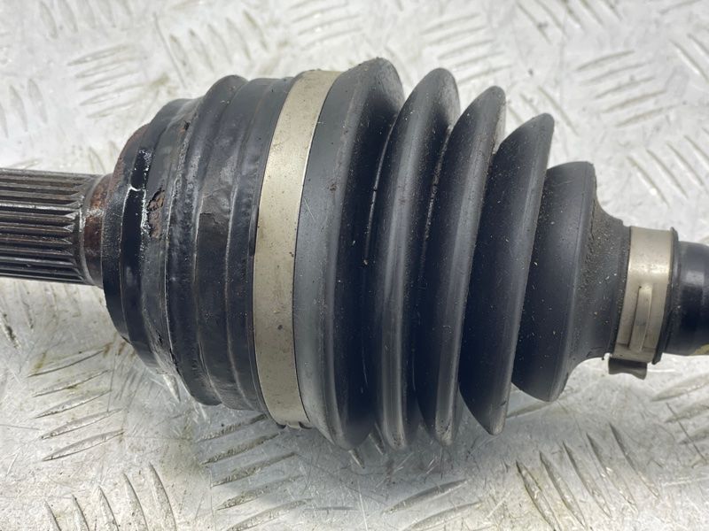 Піввісь 7P0407271C Volkswagen Touareg