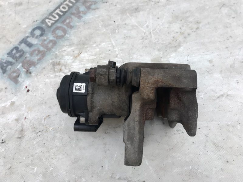 Супорт гальмівний 8U0615403B Audi Q3
