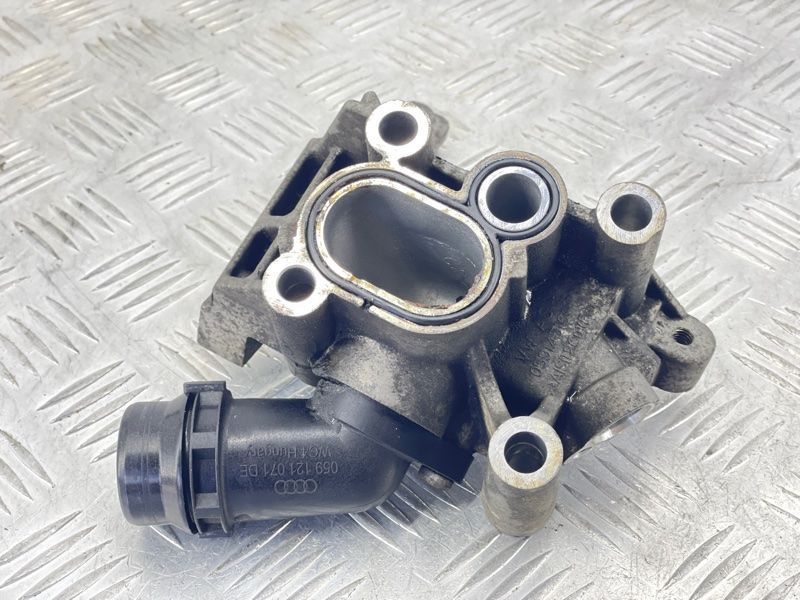 Кронштейн 059145169BM Audi A4 Allroad