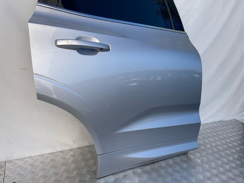 Двері 31689548 Volvo XC60
