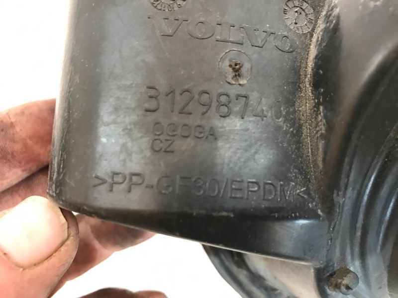 Корпус лючка кришки паливного бака в зборі 31298740 Volvo XC60