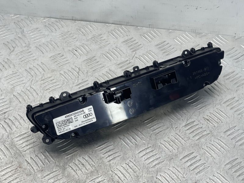 Панель управления климатом 4M0820043ABSWI Audi Q7 Audi A4 Allroad, Audi A5, Audi Q5, Audi Q5 Sportback, Audi Q7, Audi RS5, Audi S5, Audi SQ5, Audi SQ5 Sportback, Audi SQ7