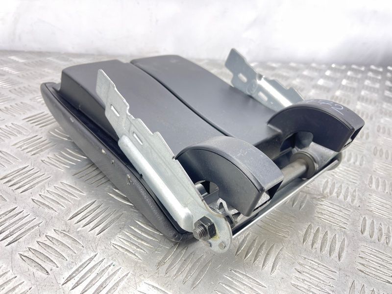 Подлокотник 7P6864207BK84 Volkswagen Touareg