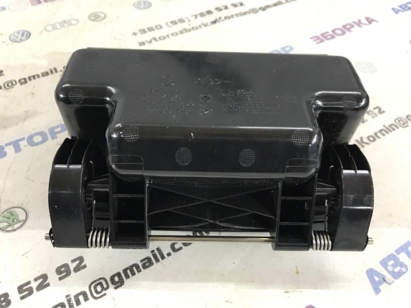 Бардачок / ящик для речей 7P6857922 Volkswagen Touareg