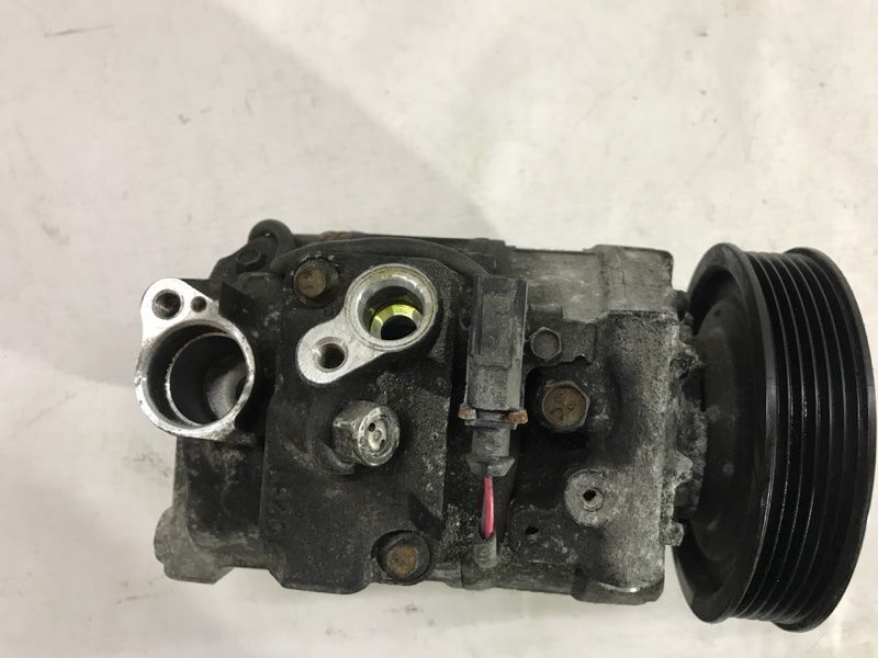 Компрессор кондиционера 4E0260805AR Audi Q7